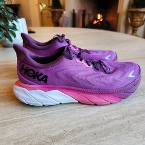 HOKA Aragi 6 Women's Running Shoes, Grape Wine Beautyberry - US8
